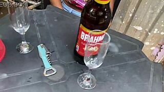 alice primeira vez no programa da novinha no bar sentando no pau grosso do coroa