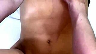 petite tetona recibe golpes de misionero después de la escuela