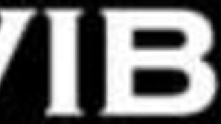 Chick using vibrator on herself