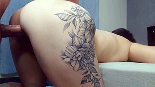 Esposa Traidor Fode O Amigo De Seu Marido Enquanto Ele Sai