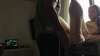 Fodendo A Loirinha Do Rabo Grande Na Cozinha