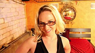 dee siren the sexy wife you'd love to have
