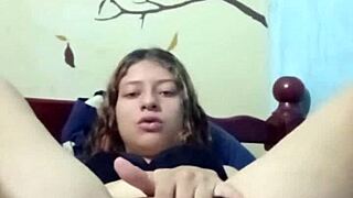 i masturbate richly with my palette