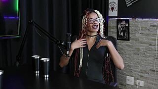 Um bom dominador é o que sabe dominar viu seu público mudar quando parou de se depilar gosta de fazer inversão e já gravou em lugar inusitado - naomi campos sheer red