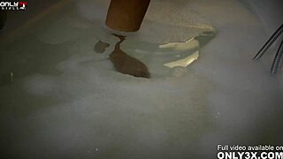 Shalina Devine masturbates before bath time 😏
