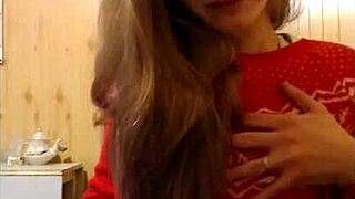Young Ukrainian blond: 'I'm masturbating until I squirt.'