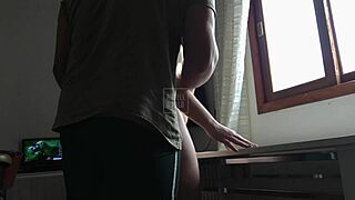 Fodendo A Loirinha Do Rabo Grande Na Cozinha