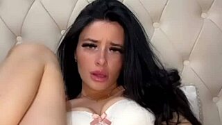 Horny American Student Squirts Intensely