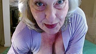 Sweet Mature Pawg Dawnskye1962's Bedtime Toy Play!