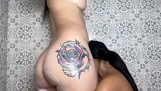 en la finca follando a escondidas con la empleada lesbianas