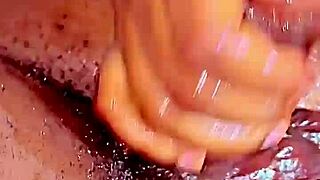 apmgang receiving a hand job