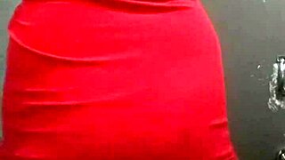 This fat booty tranny is hot.