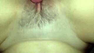 Esposa tomando gozada dentro da buceta por estranhos 😈