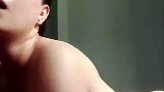 e th�m cặt qu�