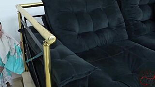 Her husband secretly messages me without his wife knowing, so I fucked her passionately in their home.