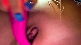 russians have fun stretching and fingering on webcam 😜