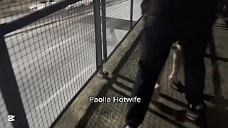 Na Passarela Em Plena Br 153 A Casada Fudendo Sem Parar E Fazendo Alegria Do Motoristas Que Passam E Curtem Um Sexo Na Rua Com Paolla Hotwife