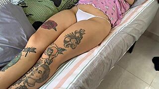 sus madrastras tambi�n se dejan tocar la panocha por ustedes