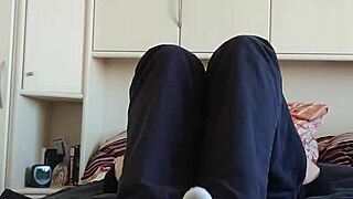 White Sneaker Socks on Chubby German Feet in Homemade Video