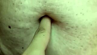 exploring a milf's navel during a relaxing massage session with amateurs