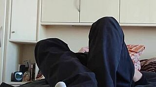 White Sneaker Socks on Chubby German Feet in Homemade Video