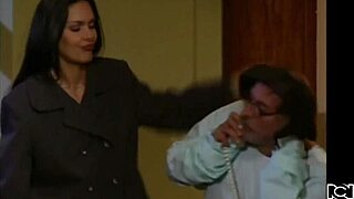 Marcela posada, colombiana actress, gets naked in brujeres series