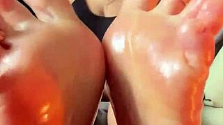 Watch those redbone soles get oiled!