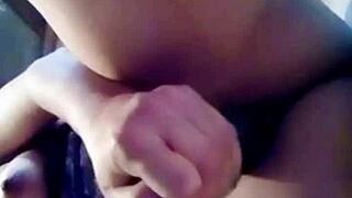 Me Deja Muy Caliente Y Me Masturbo Con Pepino