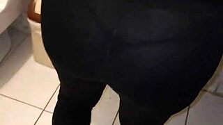 Me cojo a la sirvienta puta pt 1