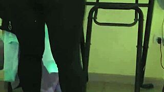 Me cojo a la sirvienta puta pt 1