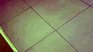 Me cojo a la sirvienta puta pt 1