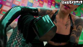 Goth lesbians fist and squirt in latex for wild gapes