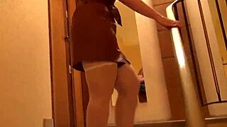 alice milf aux gros seins baise avec deux hommes