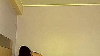 Engage A Mi Esposo Con Taxista Que Me Ofrece Sacarle La Leche Por Todo Lo Que Hizo En El Dia