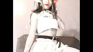 bonneyuwu - 10 05 elfa mostrando su ropa interior a su padrastro