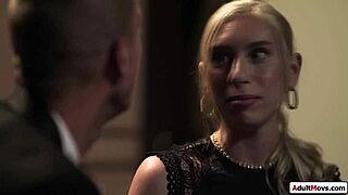 Boss cheats with young blonde intern 😏