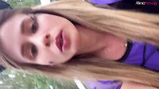 loira gostosa se perde no mato a caminho da festa de halloween e faz sua própria festa com direito a leitinho do lenhador - aline novak