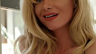 i love seductive mature babes licking in stockings