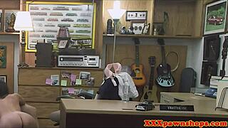 Pawnshop Lady Cocksucking Before Doggystyle