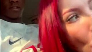 de olho na estrada e a boca nesse pau gostoso até tomar todo o leitinho