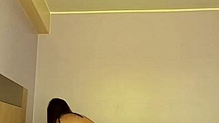 Engage A Mi Esposo Con Taxista Que Me Ofrece Sacarle La Leche Por Todo Lo Que Hizo En El Dia