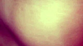 Encuentro A La Vecina Culona Masturbándose Y Me Invita A Pasarla Rico