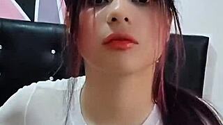 Actriz porno le da una gran mamada a su padrastro casero real