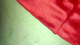 Gatita mamando y montando la verga.