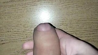 Watch me masturbate to cumshot!