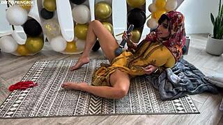 Bhabi aaliyah yasin celebrates with a big black cock