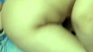 Encuentro A La Vecina Culona Masturbándose Y Me Invita A Pasarla Rico