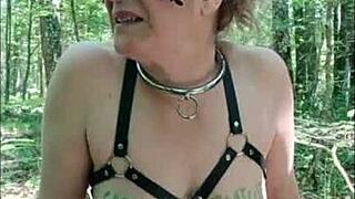 2025 05 30 SLAVE F IN FOREST DOGGING URO ET PIPE