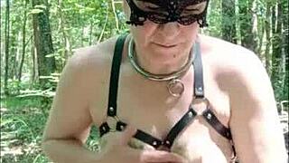 2025 05 30 SLAVE F IN FOREST DOGGING URO ET PIPE
