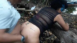 Levei minha esposa para fuder com desconhecidos no mato onde tudo começou.